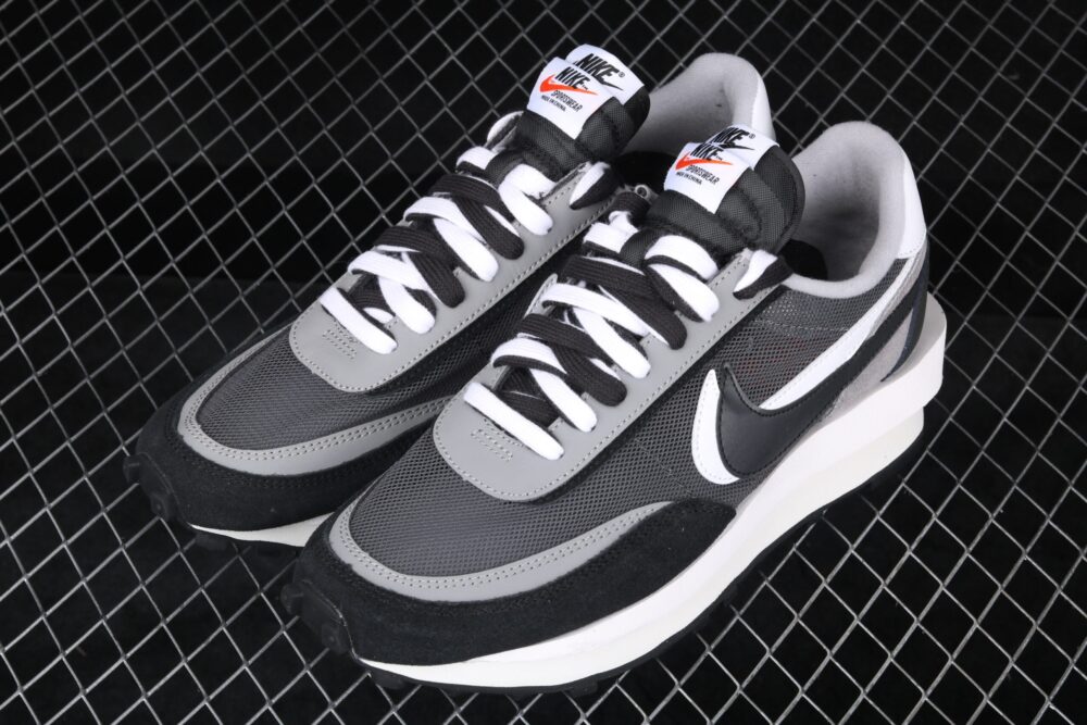 Sacai x Nike LD Waffle Black - 9