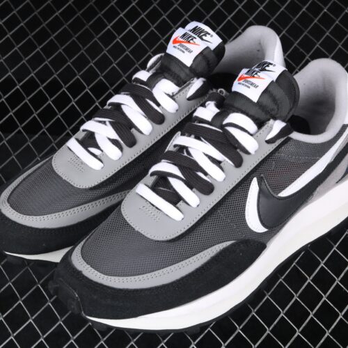Sacai x Nike LD Waffle Black - 9