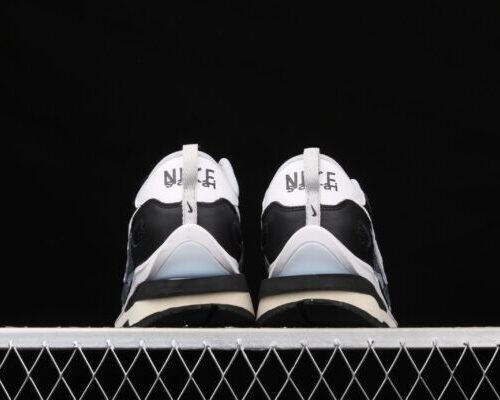 Nike Vaporwaffle, Sacai Black White - 6