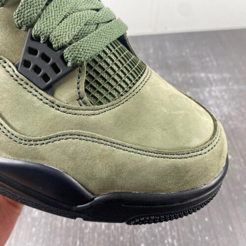 Jordan 4 Retro Undefeated - 19
