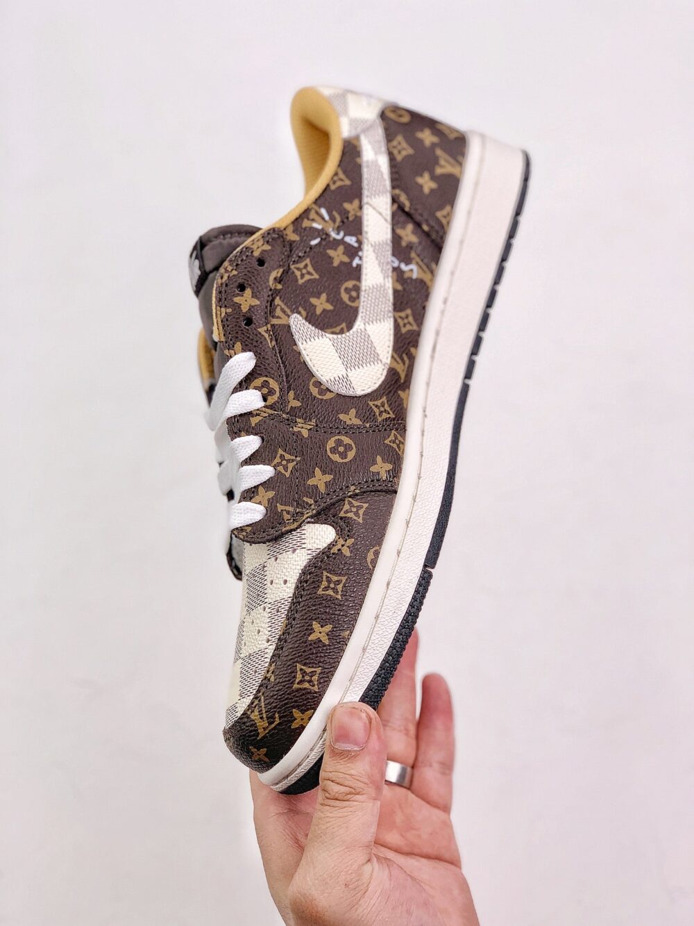 Travis Scott X Air Jordan 1 Low Louis Vuitton Brown - 2
