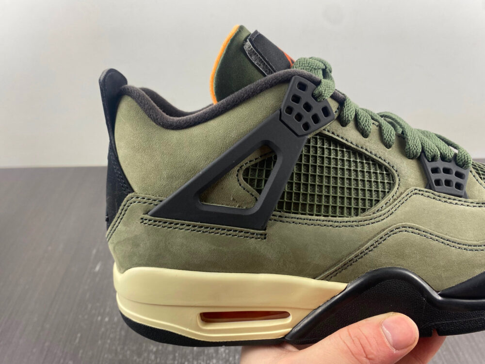 Jordan 4 Retro Undefeated - 21