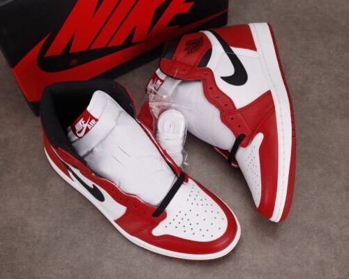 Jordan 1 Retro Chicago - 7
