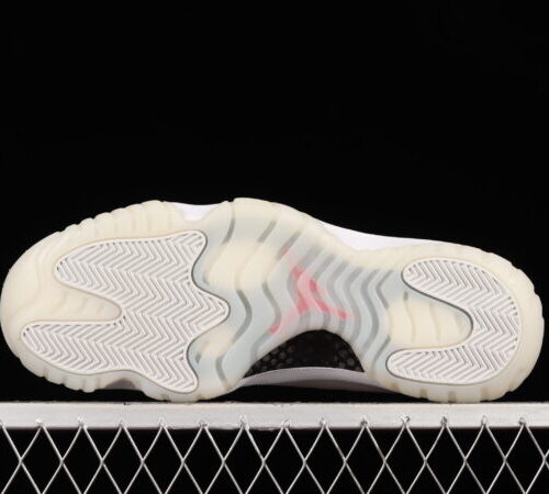 Jordan 11 Retro, Platinum Tint - 8