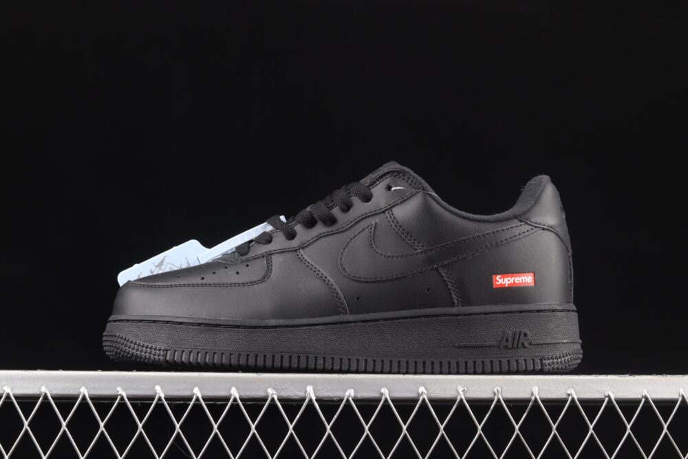Nike Air Force 1 Low Supreme Black - 14
