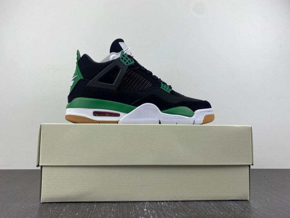 Nike SB x Air Jordan 4 Alternate Black - 18