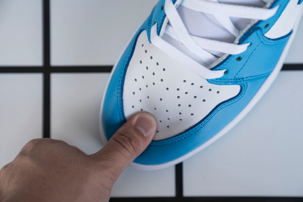 Jordan 1 Retro UNC - 18