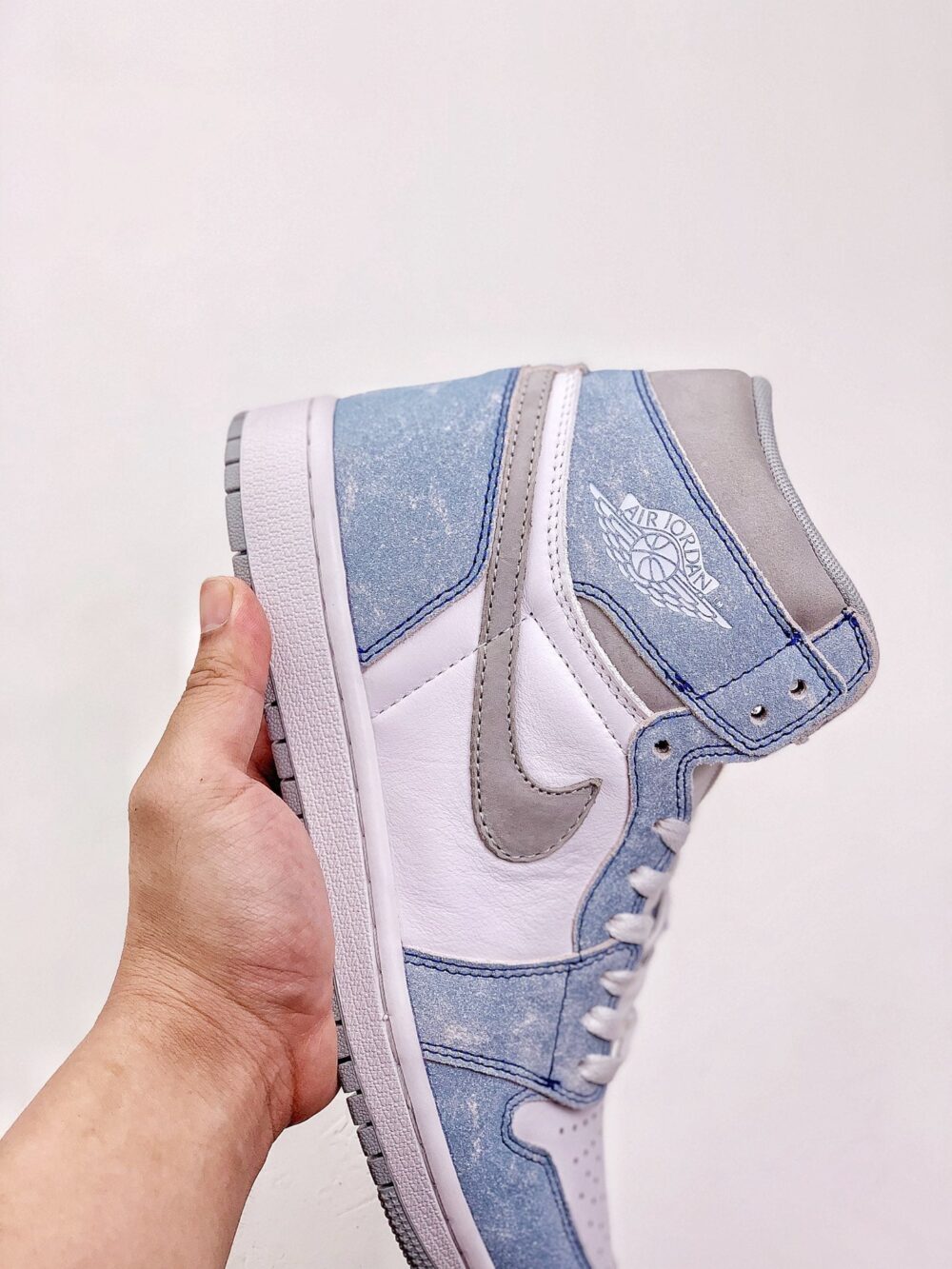 Jordan 1 Retro High OG Hyper Royal - 9