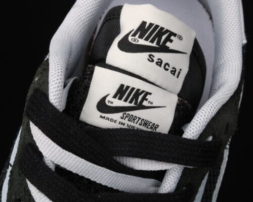 Nike Vaporwaffle, Sacai Black White - 2