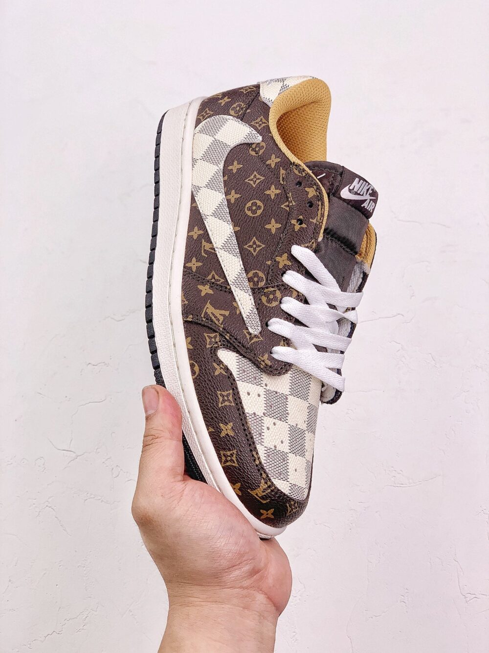 Travis Scott X Air Jordan 1 Low Louis Vuitton Brown - 3
