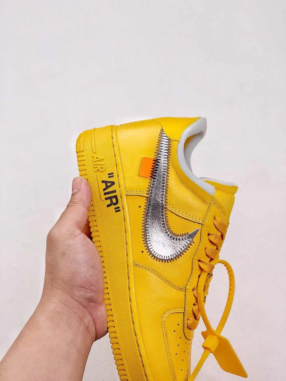 Nike Air Force 1 Low OFF-WHITE University Gold Metallic Silver - 10