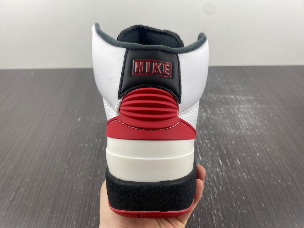 Jordan 2 Retro OG Chicago (2022) - 18