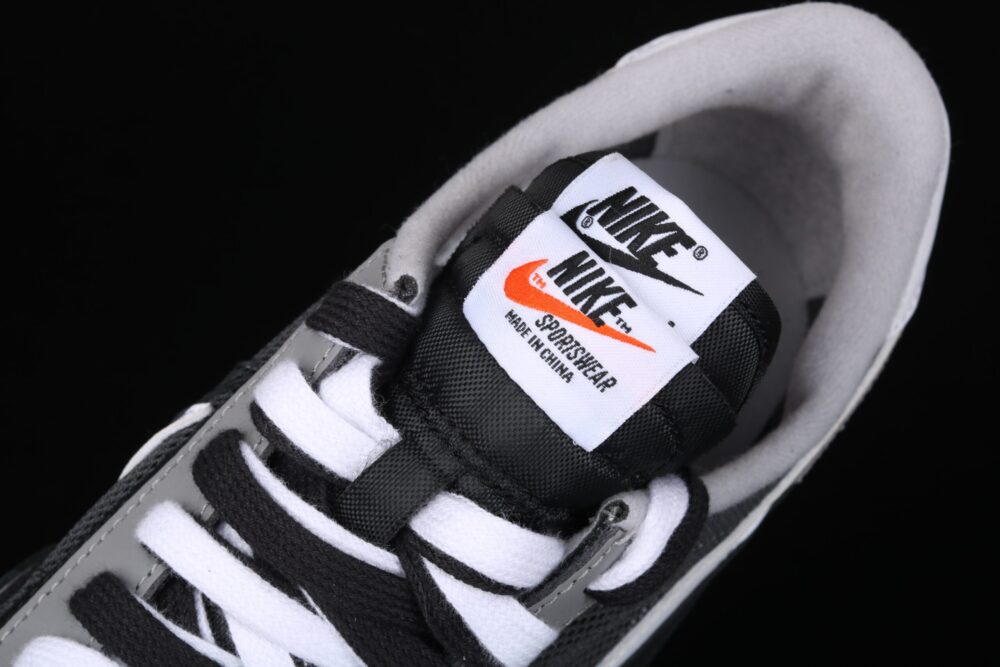 Sacai x Nike LD Waffle Black - 16
