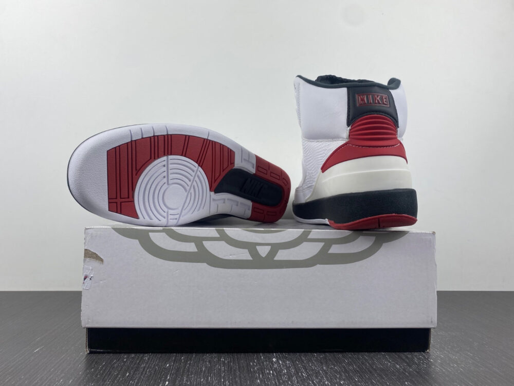 Jordan 2 Retro OG Chicago (2022) - 15