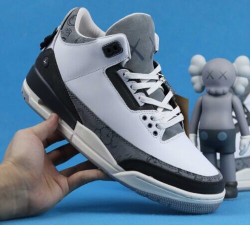 Nike KAWS x Air Jordan 3 - 2