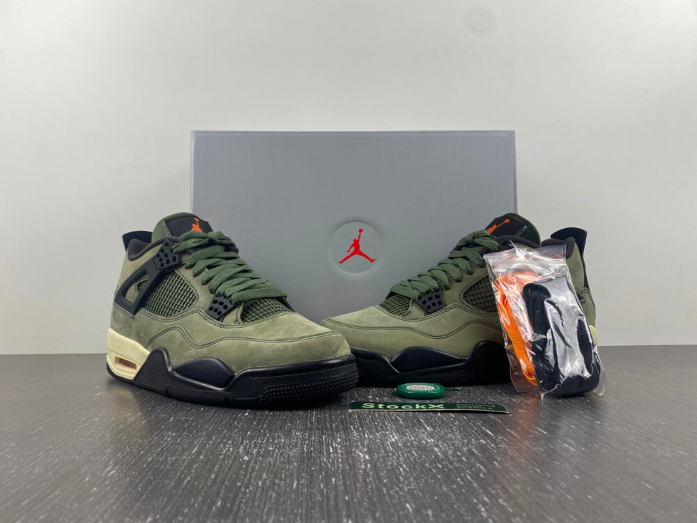 Jordan 4 Retro Undefeated - 16