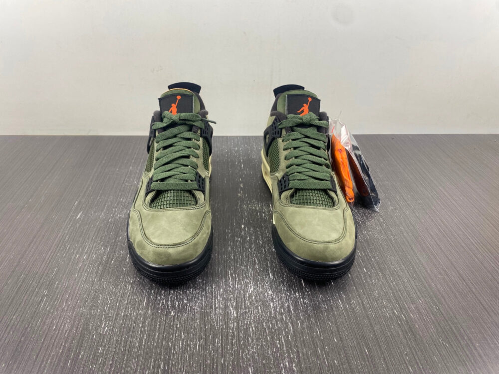 Jordan 4 Retro Undefeated - 29