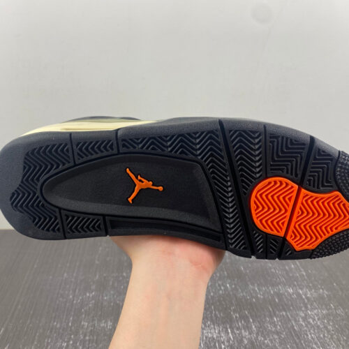 Jordan 4 Retro Undefeated - 26