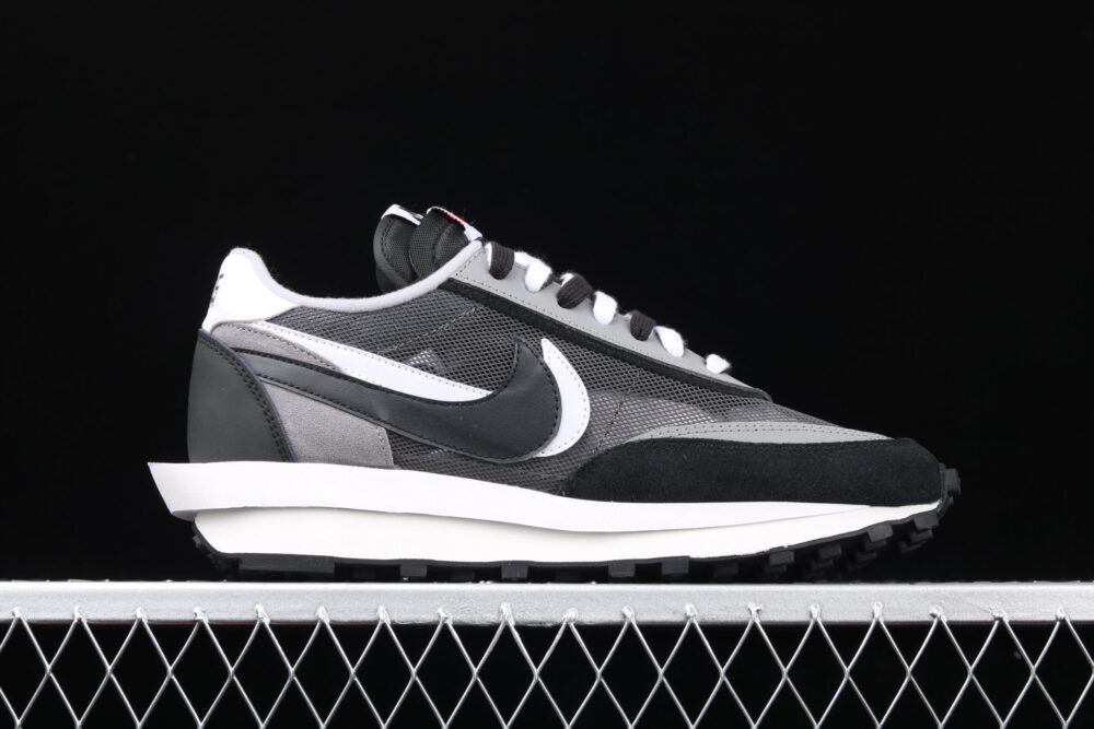 Sacai x Nike LD Waffle Black - 12
