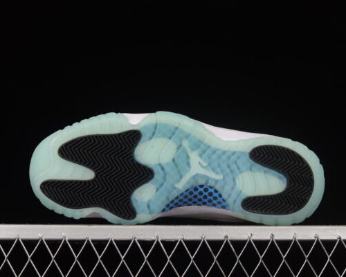 Jordan 11 Retro Low, Legend Blue - 11