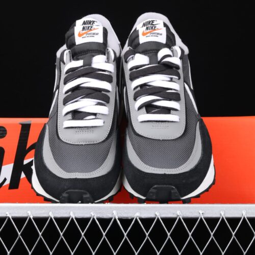 Sacai x Nike LD Waffle Black - 11
