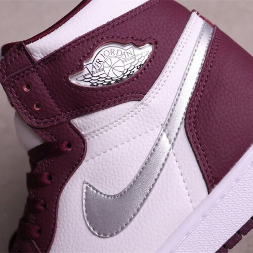 Jordan 1 Retro High OG Bordeaux - 9