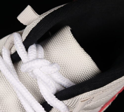 Jordan 11 Retro, Platinum Tint - 2