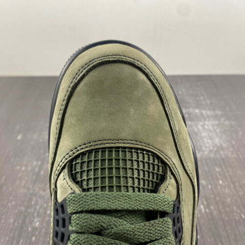 Jordan 4 Retro Undefeated - 20