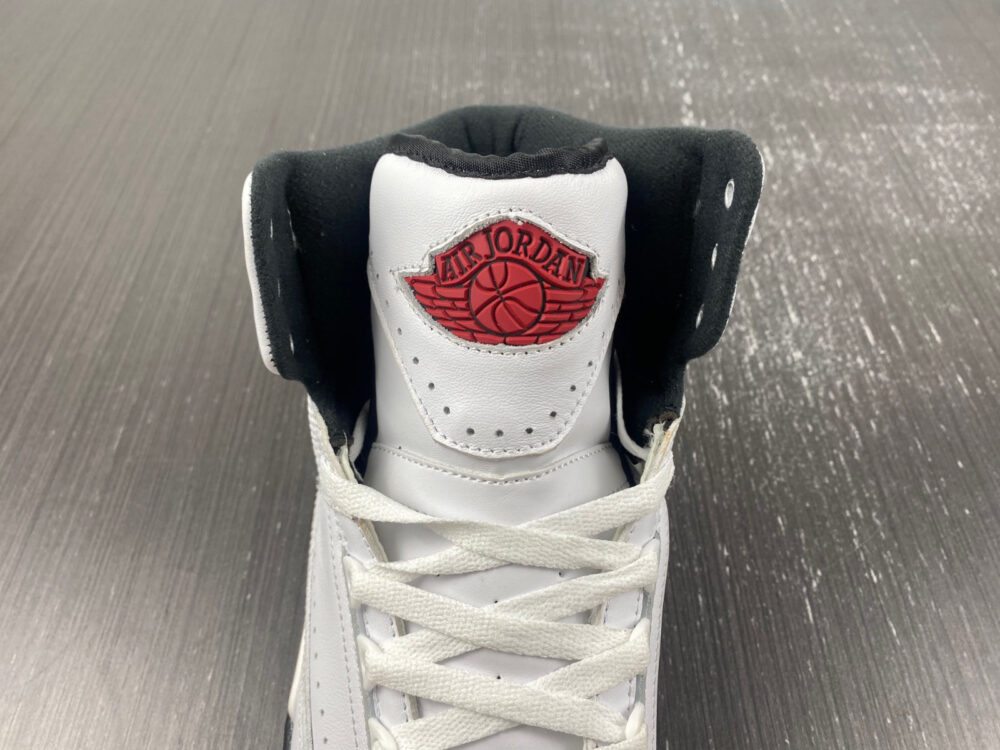 Jordan 2 Retro OG Chicago (2022) - 3