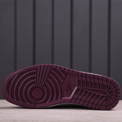 Jordan 1 Retro High OG Bordeaux - 7