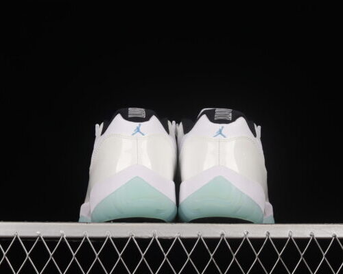 Jordan 11 Retro Low, Legend Blue - 10