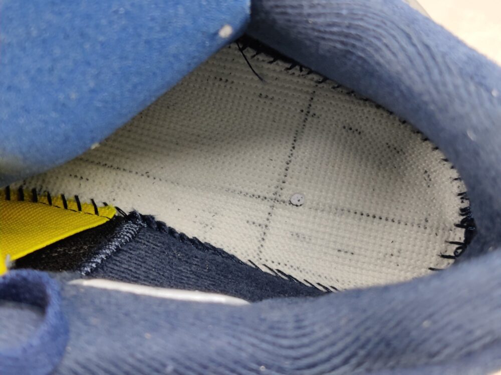 Jordan 4 Retro Michigan (PE) - 12
