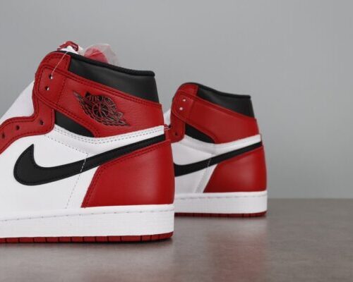 Jordan 1 Retro Chicago - 4