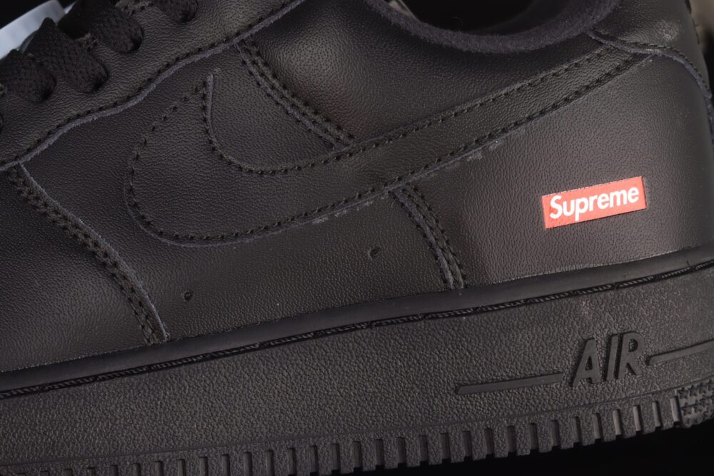 Nike Air Force 1 Low Supreme Black - 15