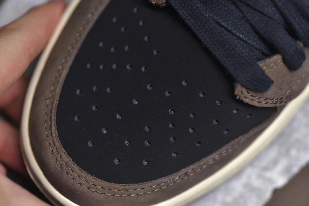 Travis Scott X Air Jordan 1 Low Mocha - 13