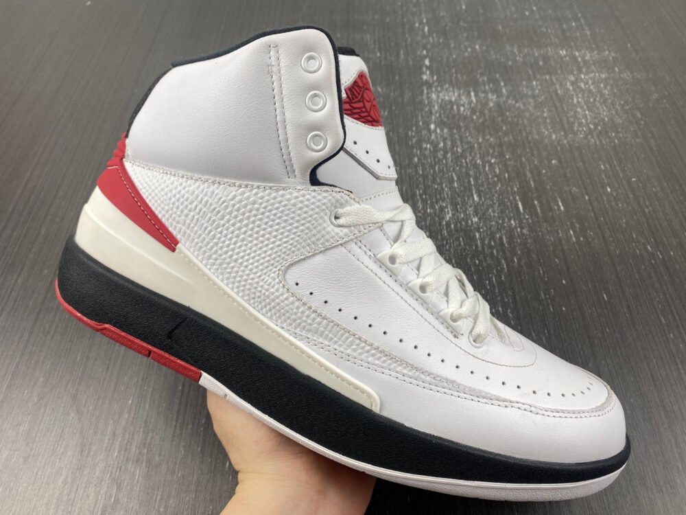 Jordan 2 Retro OG Chicago (2022) - 6