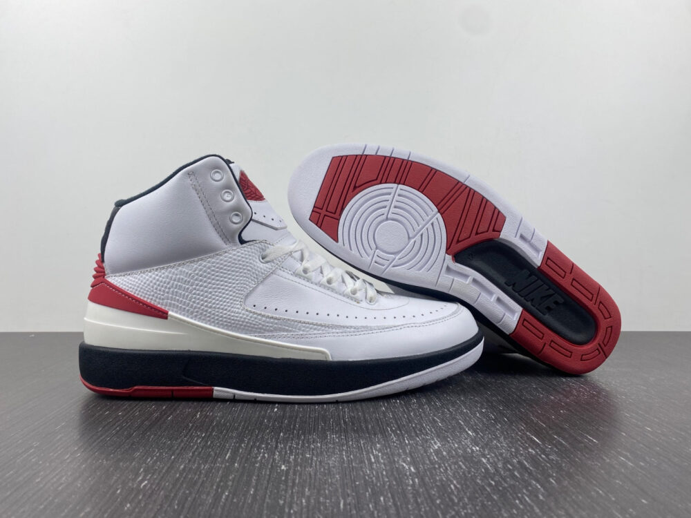 Jordan 2 Retro OG Chicago (2022) - 7
