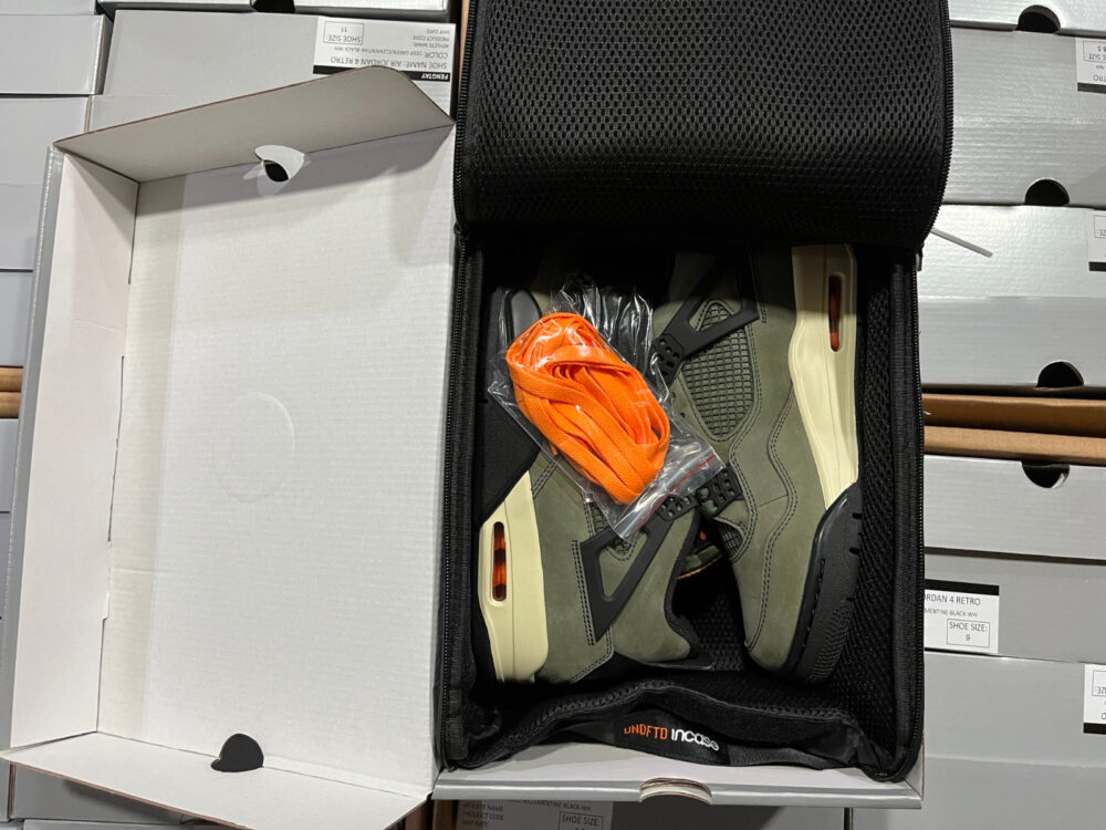Jordan 4 Retro Undefeated - 4