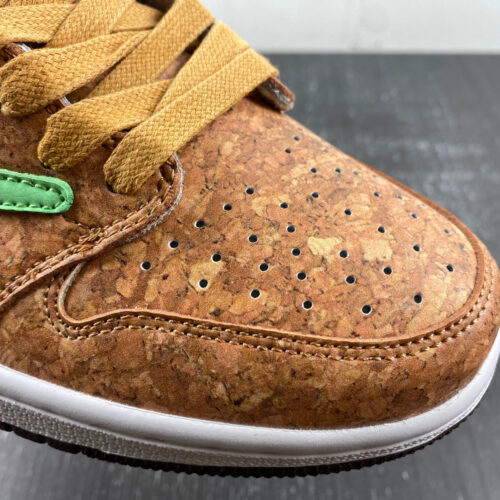 Travis Scott x Air Jordan 1 Brown and Green - 5