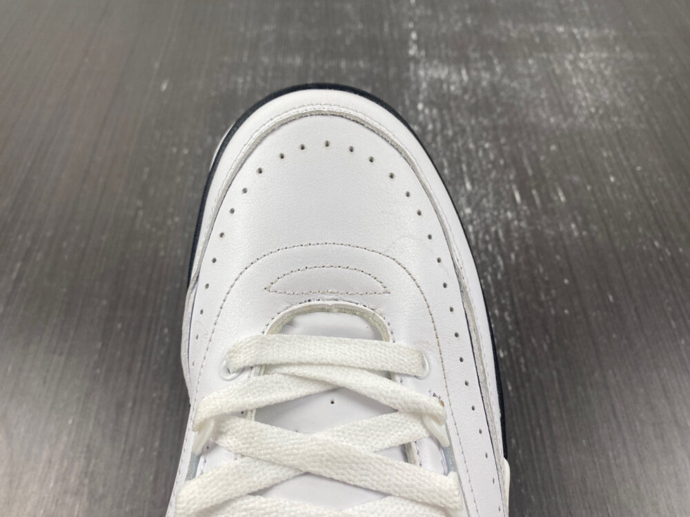 Jordan 2 Retro OG Chicago (2022) - 4