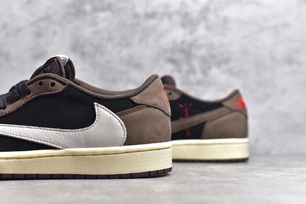 Travis Scott X Air Jordan 1 Low Mocha - 10