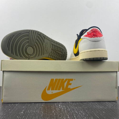 Travis Scott x Air Jordan 1 Yellow White - 11