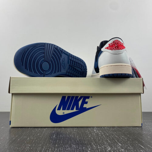 Travis Scott x Air Jordan 1 Blue Black - 3