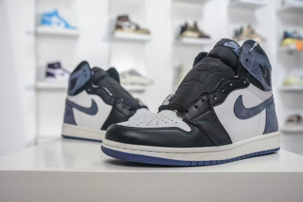 Jordan 1 Retro High Blue Moon - 8