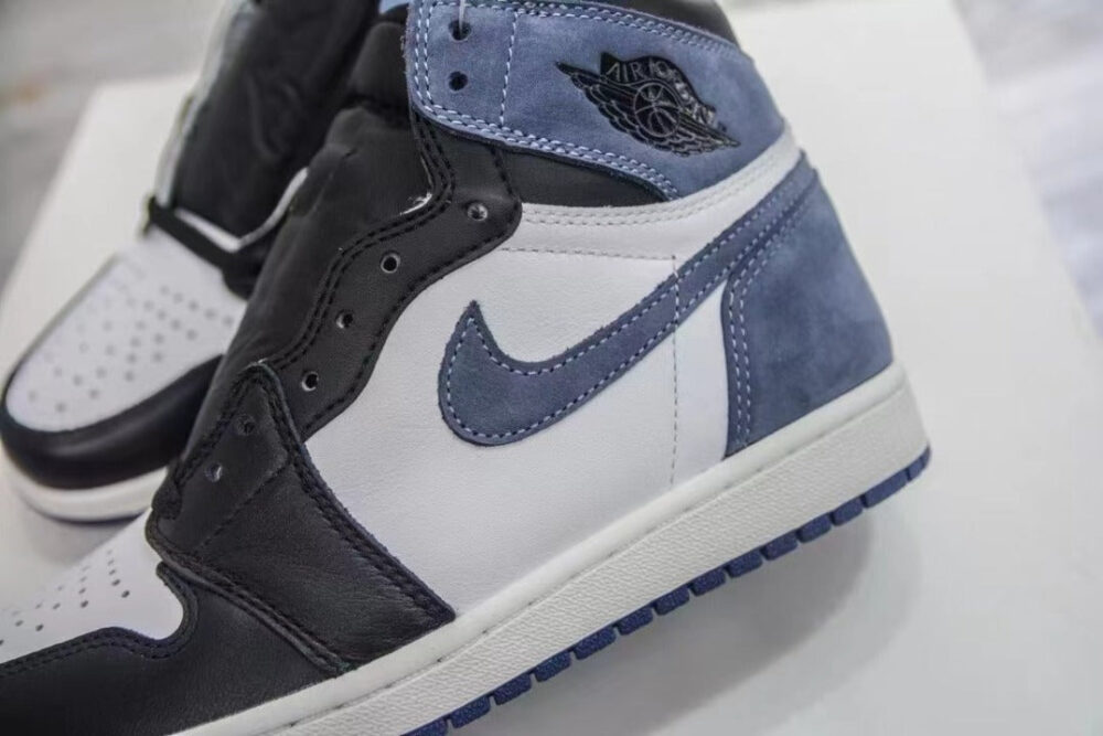 Jordan 1 Retro High Blue Moon - 5