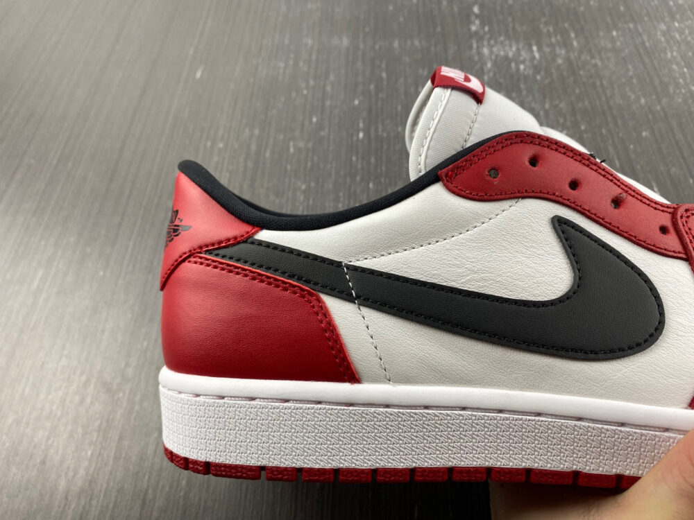 Jordan 1 Retro Low Chicago (2016) - 13
