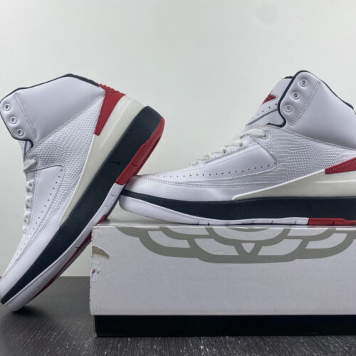 Jordan 2 Retro OG Chicago (2022) - 8
