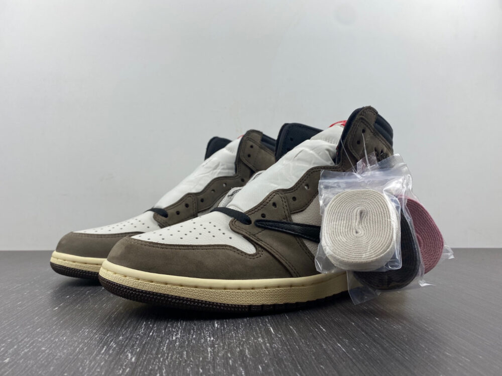 Jordan 1 Retro High Travis Scott Mocha - 12