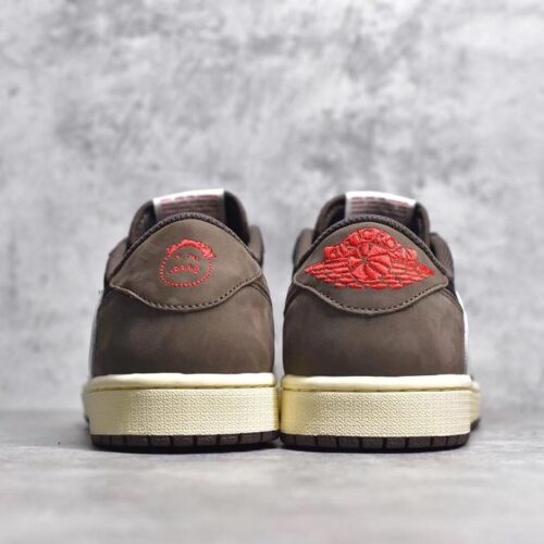 Travis Scott X Air Jordan 1 Low Mocha - 7
