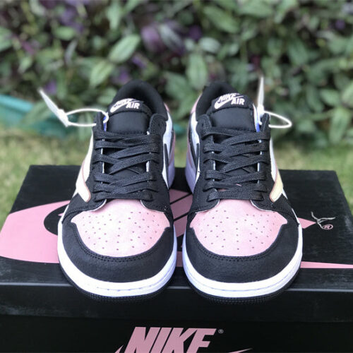 Travis Scott X Air Jordan 1 Low Bleached Coral - 2